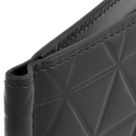 This S.T. Dupont Firehead Soft Leather 6CC Wallet with Money Clip comes in a branded presentation box in black and a blue cloth which can be used for wiping the wallet clean.