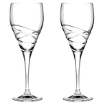 These Skye 2 x 40cl Large Wine Glasses have been designed by Royal Scot Crystal.