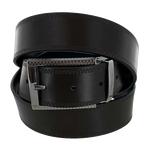 This Hugo Boss belt comes with a brown/black reversible leather strap.