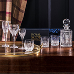 This Royal Scot Crystal Scottish Thistle 26cl Single Whisky Tumbler has been crafted out of British hand-cut crystal.