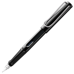 The LAMY black fountain pen in the Safari collection.