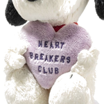 This Soft Cuddly Friends Snoopy Heartbreakers Club 22cm by Steiff is soft to the touch with embroidered eyes and a nose.