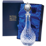 This Royal Scot Crystal London 100cl Wine Decanter will be presented inside a midnight blue gift box.