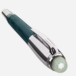 The snowcap emblem on the PolarGreen StarWalker Doué Fineliner Pen.