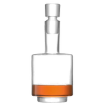 The LSA International Select Metropole Battersea Decanter has been crafted out of mouth-blown glass.