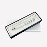 This Montblanc Meisterstück ballpoint pen comes complete in its own bespoke gift box.