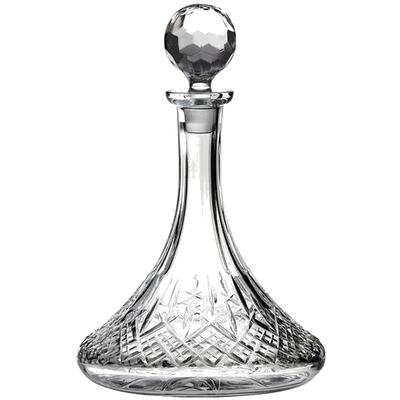 This Royal Scot Crystal London 85cl Ships Decanter has been crafted out of hand-cut crystal.