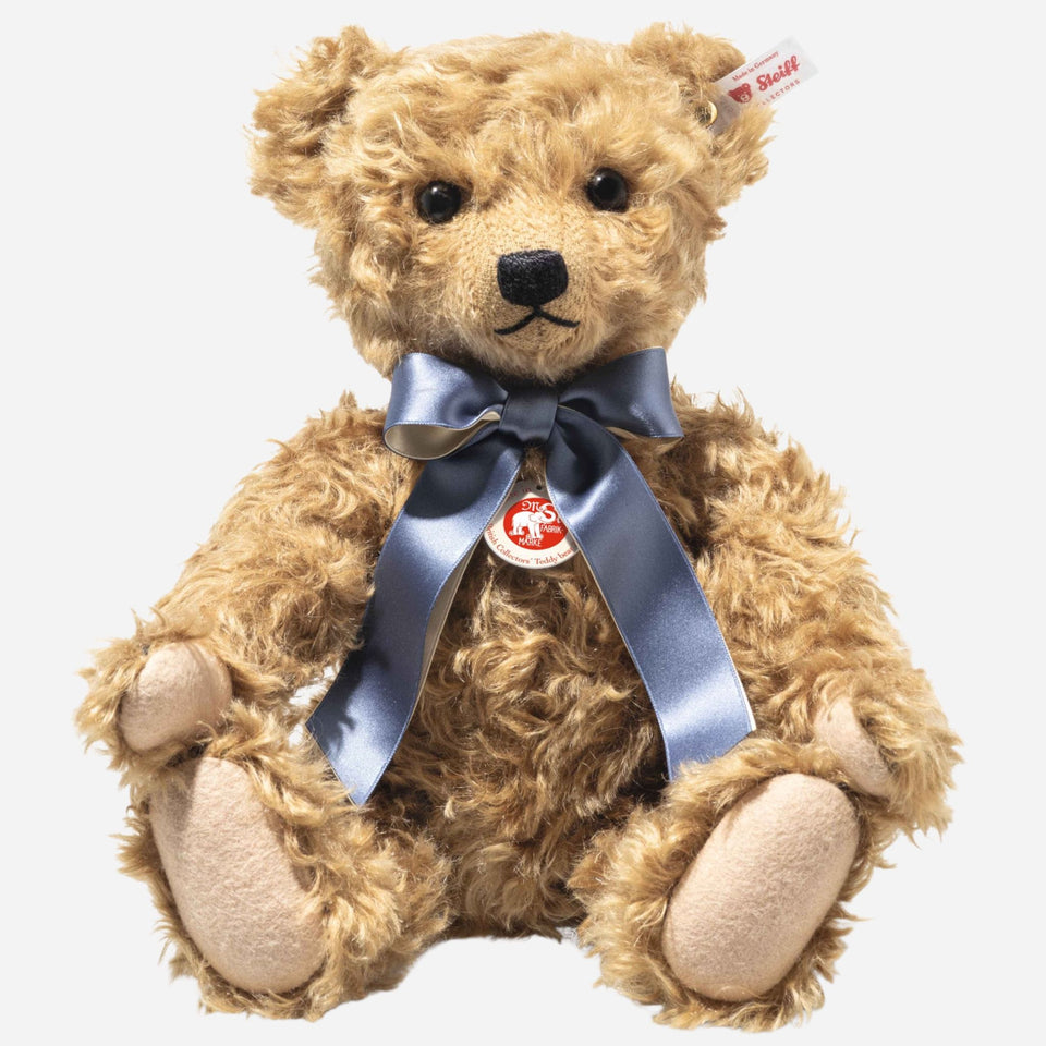 The 2026 British Collectors’ Teddy Bear Light Brown 35 cm by Steiff.