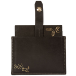 This Paul Smith Green Foil Embossed Pull Out 3CC Card Holder features a press stud fatening.
