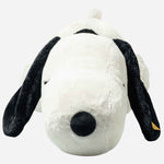 Front view of the Steiff 43 cm Sleeping Snoopy.