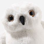 Close up of the 21 cm Hedwig Snowy Owl.