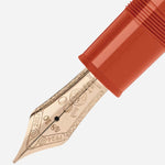 The nib of the fountain pen from the Meisterstück Limited Edition Traveller 1924 Set with Coral Fountain Pen 149 M.