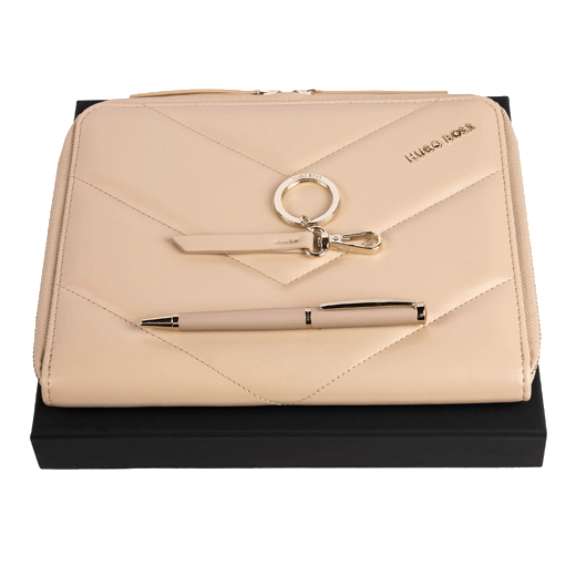 This Triga Conference Folder A5, Keyring & Ballpoint Pen Set by Hugo Boss is a great gift for anyone who loves to stay organised.