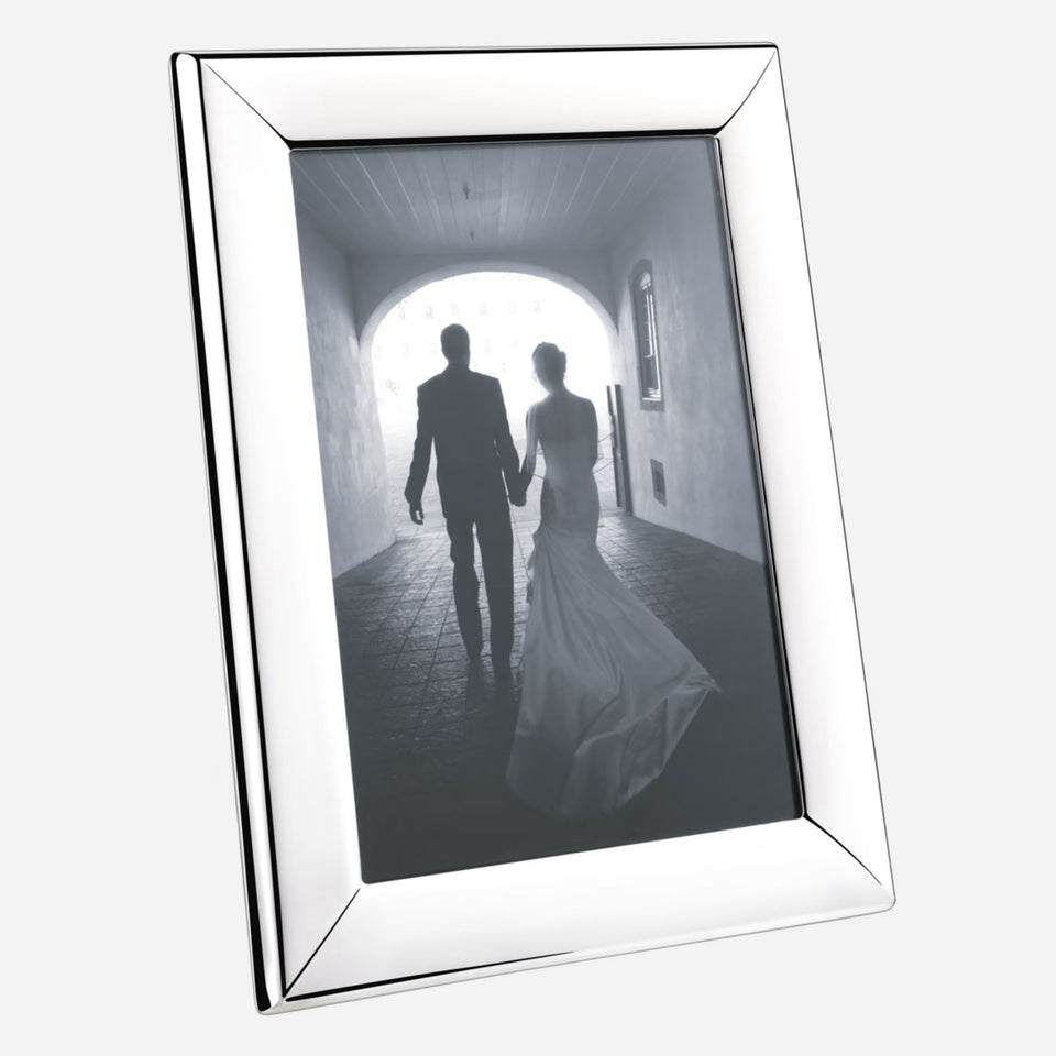 Modern Photo Frame in Large fromGeorg Jensen.