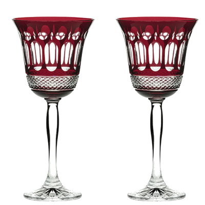 These Belgravia 2 x 25cl Ruby Red Large Wine Glasses have been designed by Royal Scot Crystal.