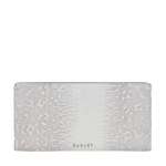 1 coin street faux lizard large bifold purse in bright white 110808