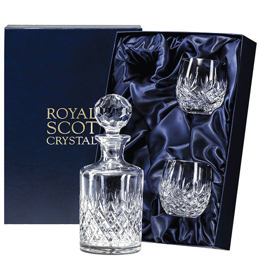 This Royal Scot Crystal Edinburgh Round Decanter & Barrel Tumblers Whisky Set will be presented inside a gift box.