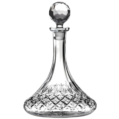 This Edinburgh 85cl Ships Decanter has been designed by Royal Scot Crystal.