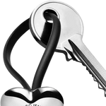 This Georg Jensen heart keyring features a polyurethane strap.