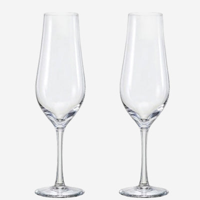 These Classic Collection 2 x 17cl Champagne Flutes have been designed by Royal Scot Crystal.