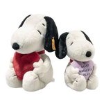 Steiff's Soft Cuddly Friends Snoopy Heartbreakers Club 22cm makes a lovely gift for a Peanuts fan and can be collected as a set.