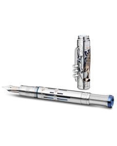 Montblanc's Great Characters Miles Davis Limited Edition 90 Fountain Pen has been made with white gold and Mother of Pearl featuring on the clip.