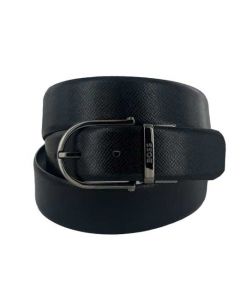 This Hugo Boss belt comes with a reversible leather belt strap. 