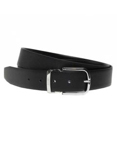 This Hugo Boss belt is made from a textured leather material.