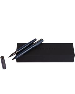 This All Navy Gear Minimal Ballpoint & Rollerball Pen Set has been designed by Hugo Boss. 