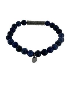 This BOSS men's bracelet comes with a the brand name engraved onto the metal tab.