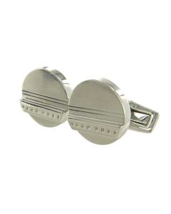 This pair of silver Hugo Boss cufflinks come with a brushed design on the front.