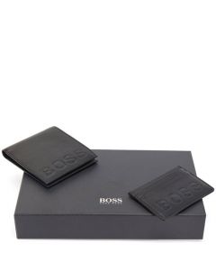 This Black Grained 8CC Wallet & 4CC Card Holder Gift Set has been designed by BOSS. 