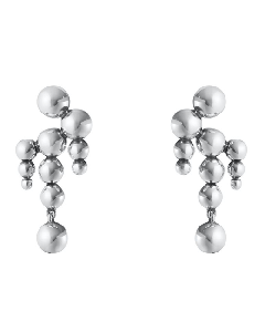 These Georg Jensen Moonlight Grapes Chandelier Earrings Silver are made with sterling silver and will come in a branded gift box. 