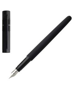 This black fountain pen has been designed by Hugo Boss.