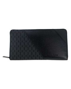 This Hugo Boss long wallet is made from a black textured leather material.