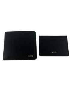 This black leather Hugo Boss set comes with an 8CC wallet and 4CC card holder. 