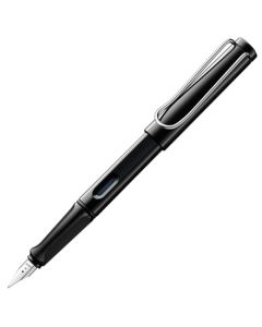 The LAMY black fountain pen in the Safari collection.