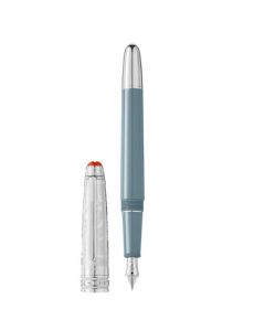 Montblanc's x Olympic Heritage Meisterstück Classique Doué Fountain Pen Chamonix has been made out of precious resin and solid 14K gold trims.
