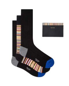 This Paul Smith gift set comes with a black card holder and three pairs of socks.