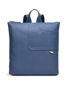 This Vintage Blue Pocket Essentials Medium Zip-Top Backpack has been designed by Radley. 