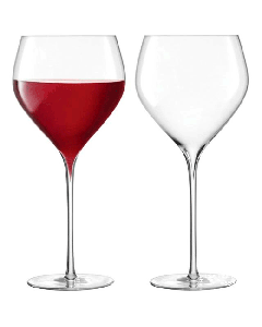 This Savoy Red Wine Glass 590 ml Set of 2 by LSA International is made with mouth-blown glass. 