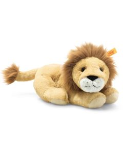 Steiff's Soft Cuddly Friends Liam the Lion 26 cm is made out of soft plush with a bean bag and synthetic plush filling with safety eyes and an embroidered mouth.