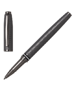 This Hugo Boss Stream Rollerball Pen Gunmetal has a polished gunmetal finish. 