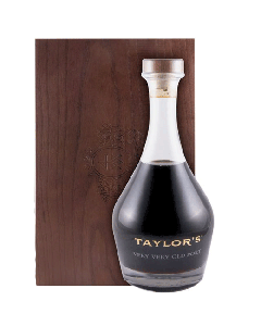This Taylor's Very Very Old Tawny Port 75cl comes in an engraved wooden presentation box. 